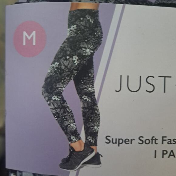 Womens Black & White Floral Butterfly Super Soft Fashion Leggings Size Medium - Picture 4 of 9